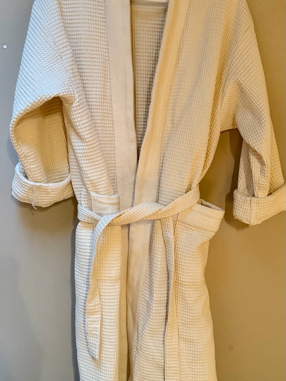 L'OCCITANE Cream Waffle Weave Bath Robe